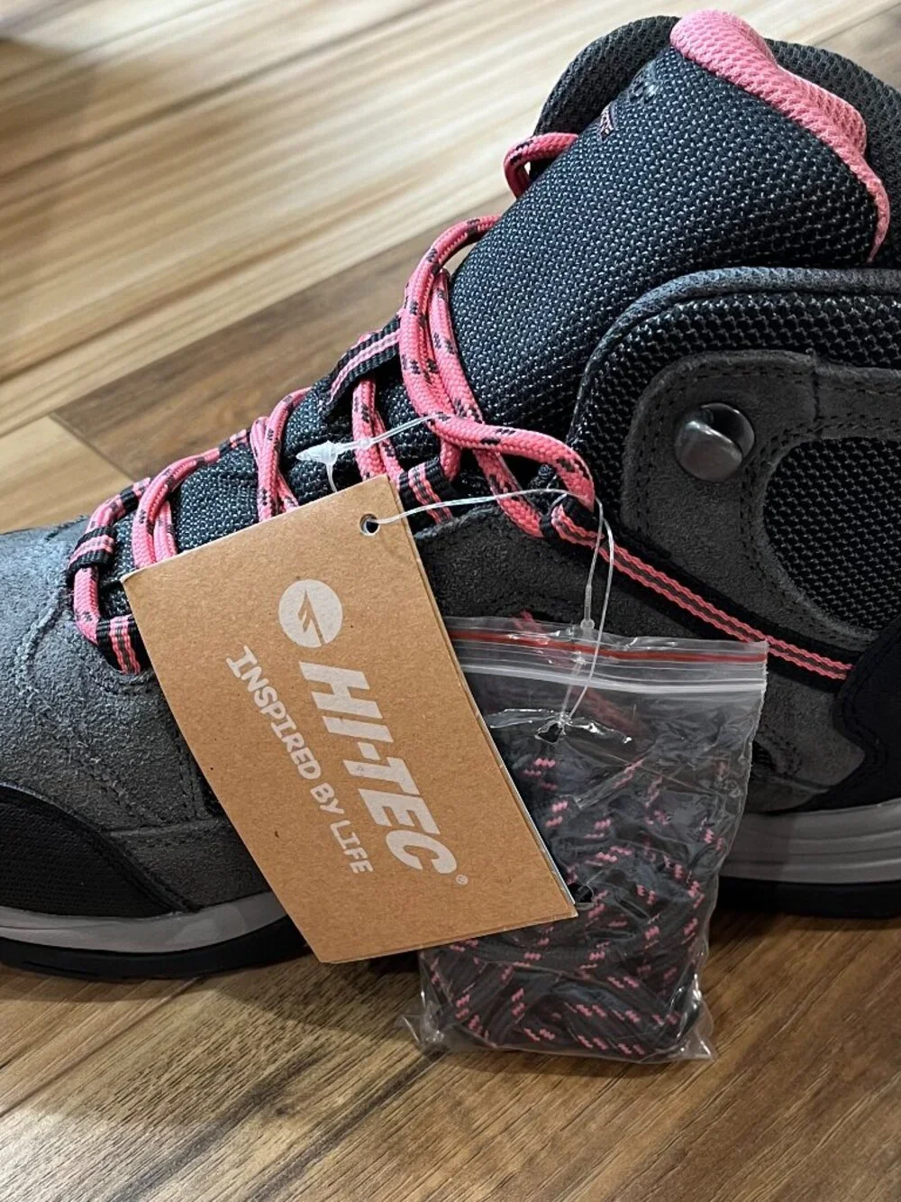 NWT Hi-Tec Skamania Mid WP Waterproof Women's Hiking Boots